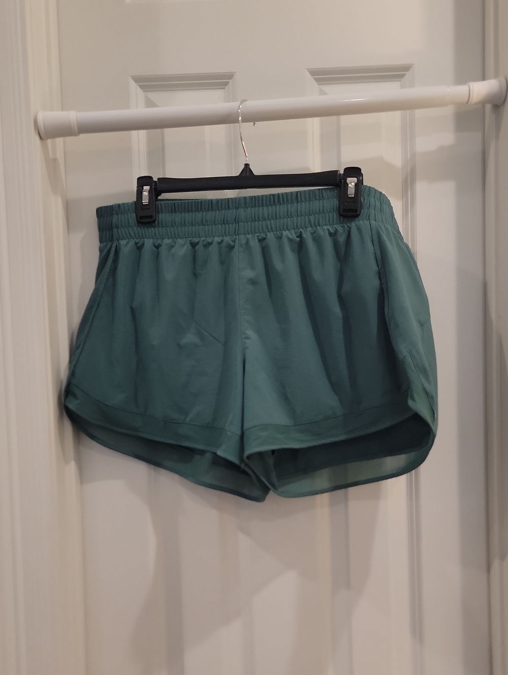 Athleta Green Women's Athletic Shorts